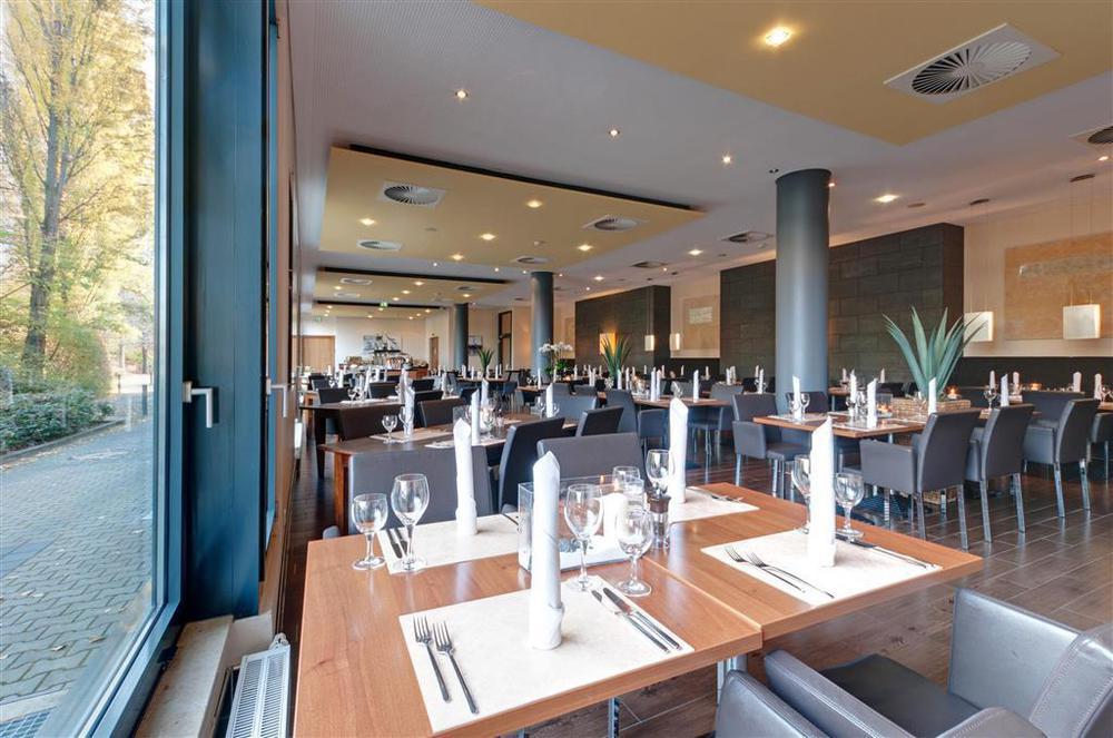 Hotel Frankfurt Messe Affiliated by Meliá Francoforte sul Meno Ristorante foto
